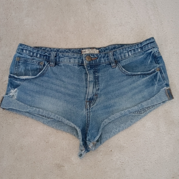 Free People ~ High Rise Distressed Denim Cutoff Cheeky Shorts, Size 29 - Picture 10 of 10